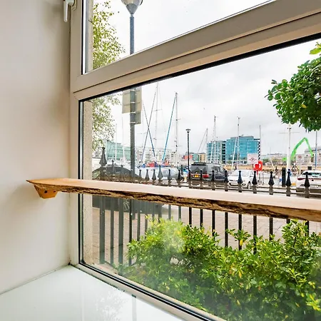 Dockside Haven - Free Parking Appartement *